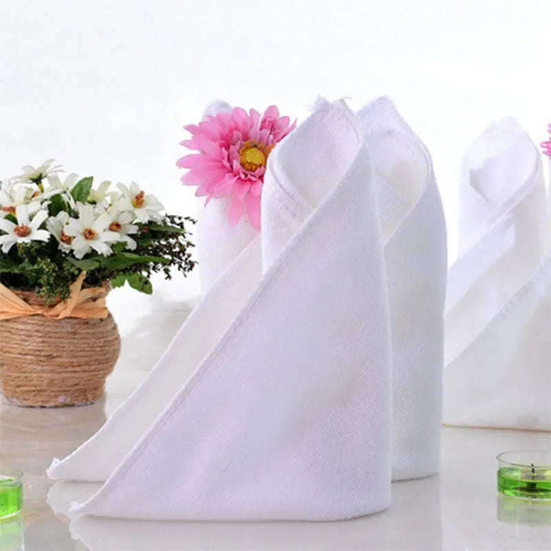 This set of 5 white microfiber towels is multifunctional and portable. Yoga Shop 2018